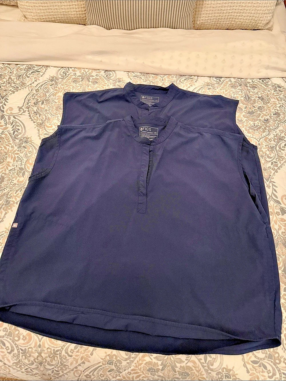 Two FIGS Technical Collection Sleeveless Tops in Navy Blue XXL Like New